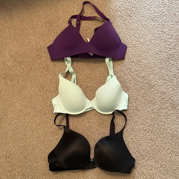 Victoria's Secret Intimates & Sleepwear 3 Victoria Secrets Bras